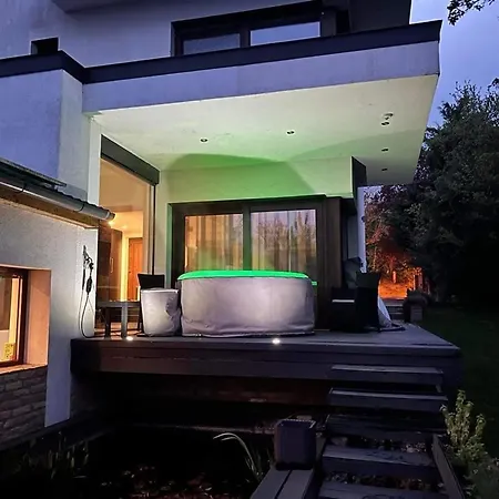 Rozsas Vendeghaz Дом отдыха *