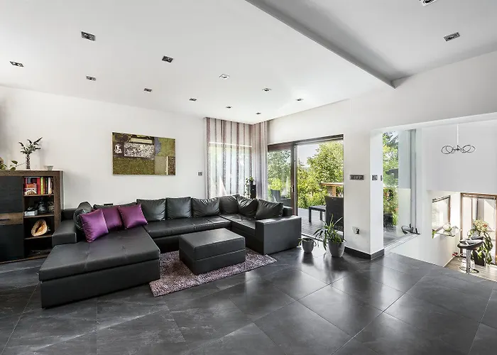 Rozsas Vendeghaz * Szolad